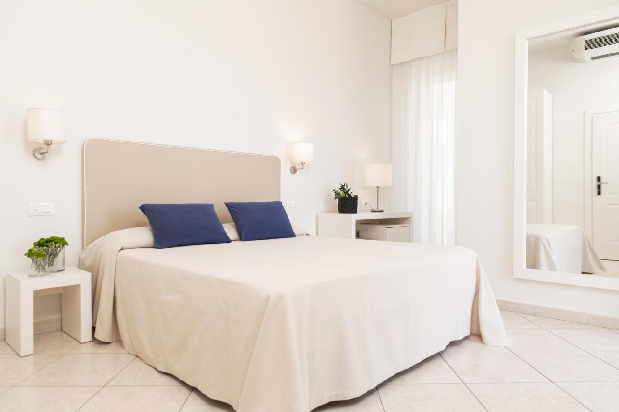 Hotel Capanni بيلاريا-إيجيا مارينا المظهر الخارجي الصورة